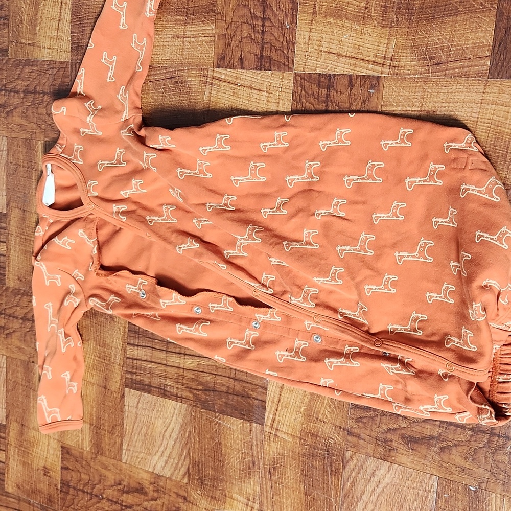Parade Organics Orange with Giraffe Print Pajamas 3-6m